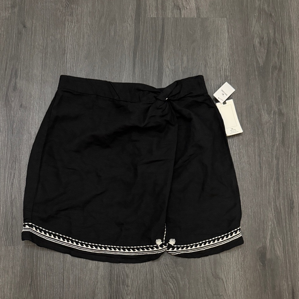 Rip Curl Black Skirt with White Tags